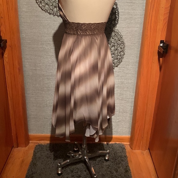 Handmade Vintage Deep Y2K Handkerchief Hemline Knee Length. - Picture 5 of 7